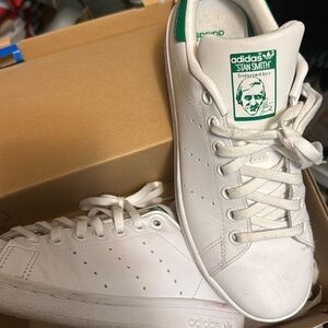 Stan smith. White and green. Unisex size 5 1/2